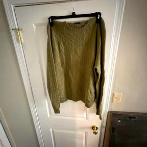 Ralph Lauren Polo sweatshirt size XL. This sweater is new with tags. Never worn!